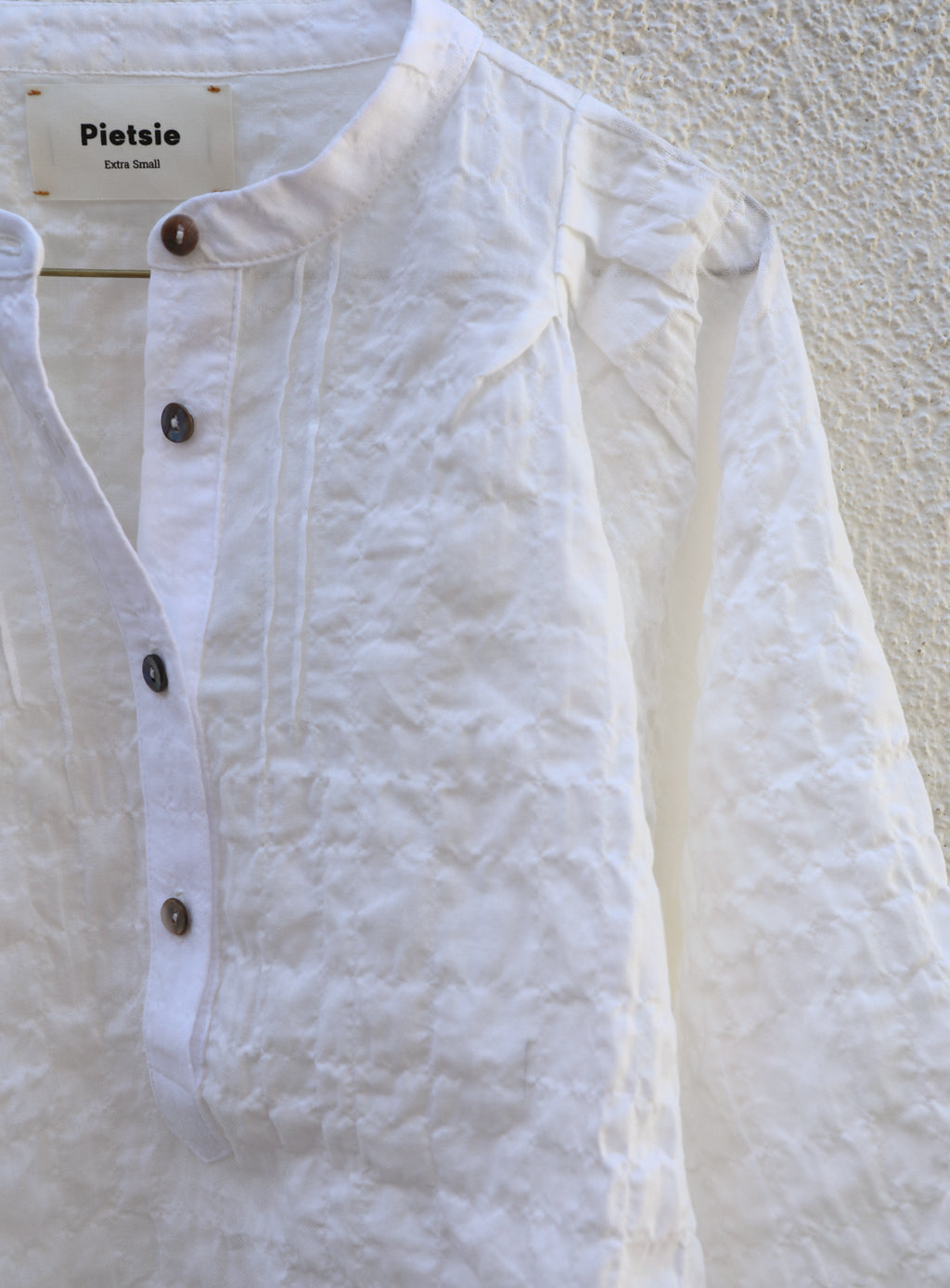 Atlin Top - White Cloud - Medium